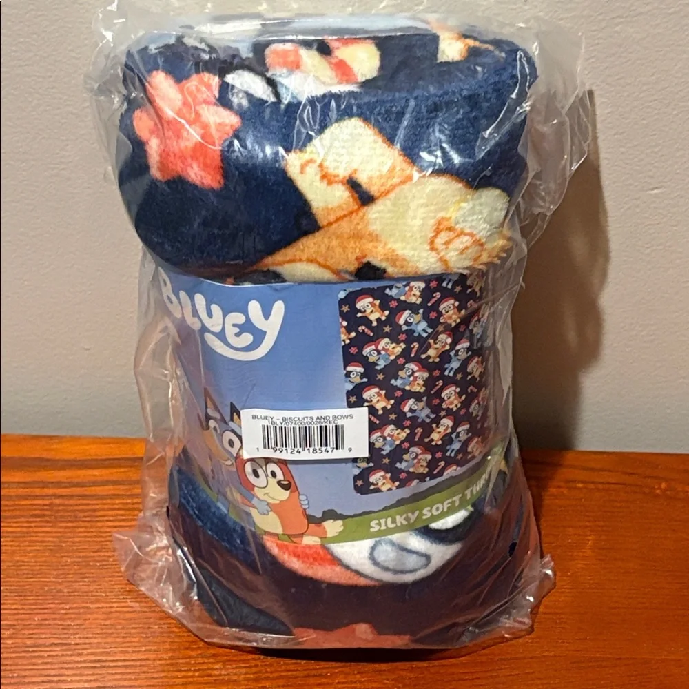Bluey Holiday Plush Throw Blanket